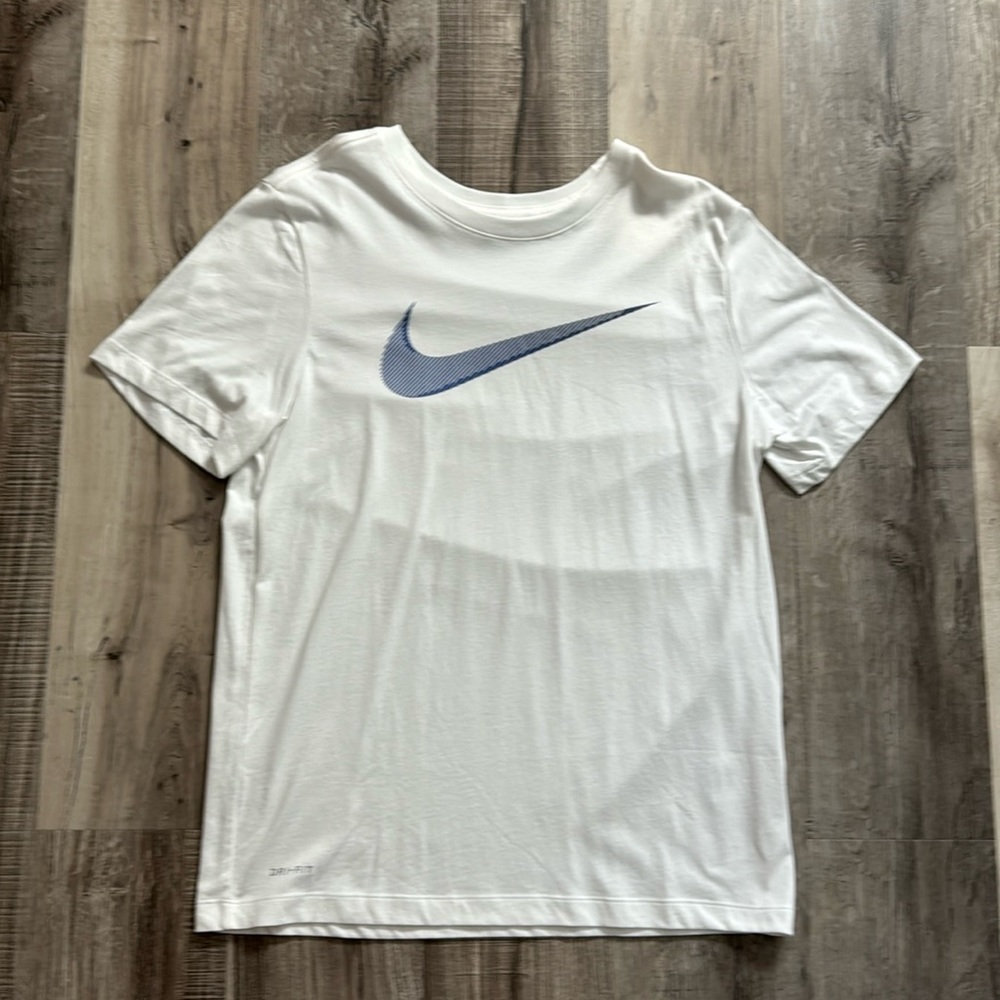 Men’s Nike Shirt